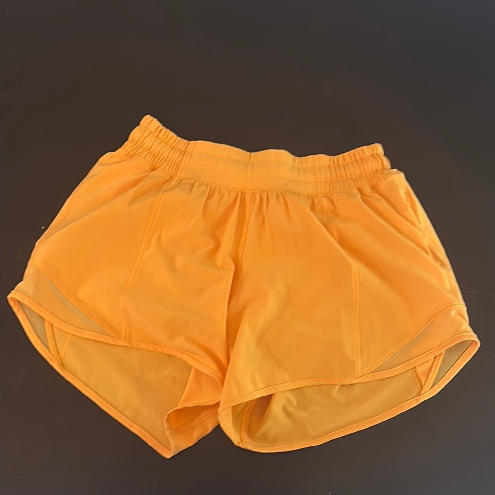 Lululemon Orange Soda Hotty Hot Shorts Size 2, 2.5in